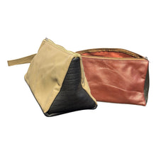 Load image into Gallery viewer, The Phelix Leather Toiletry Bag (10&quot;)
