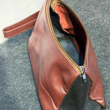 Load image into Gallery viewer, The Phelix Leather Toiletry Bag (10&quot;)
